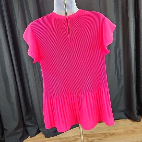 🔹️Anthropologie Adrianna Papell Fuchsia Pleated Short Flutter Sleeve Top Medium - Picture 4 of 12